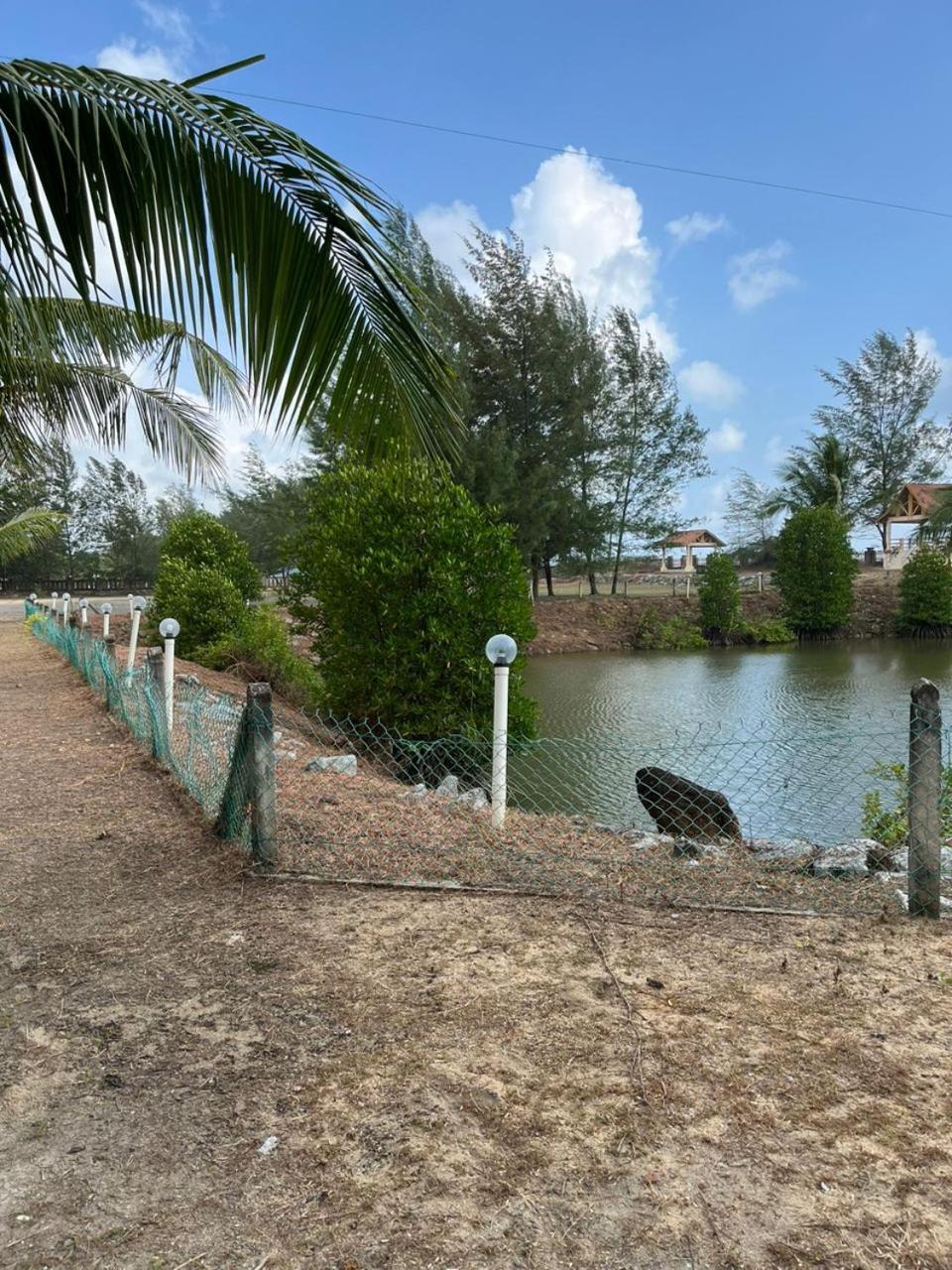 Kanza Beach Inn Marang Exteriér fotografie